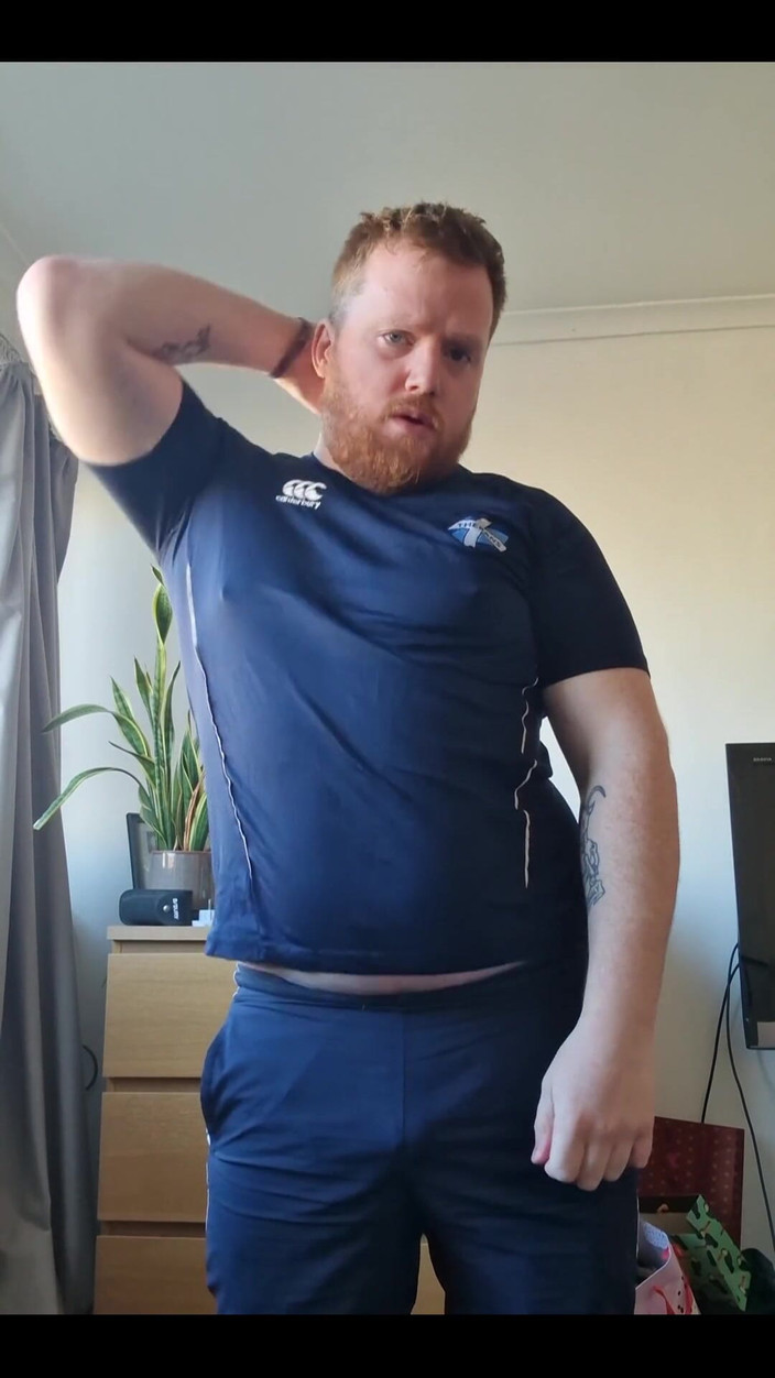 Touchstone: Flessibile si spoglia e divertimento in doccia