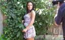 ATKIngdom: Gianna Nicole vacker tonåring poserar naken utanför