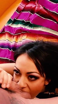 Curva mexicană excitată Rachel Milan se ocupă de Lee Stone