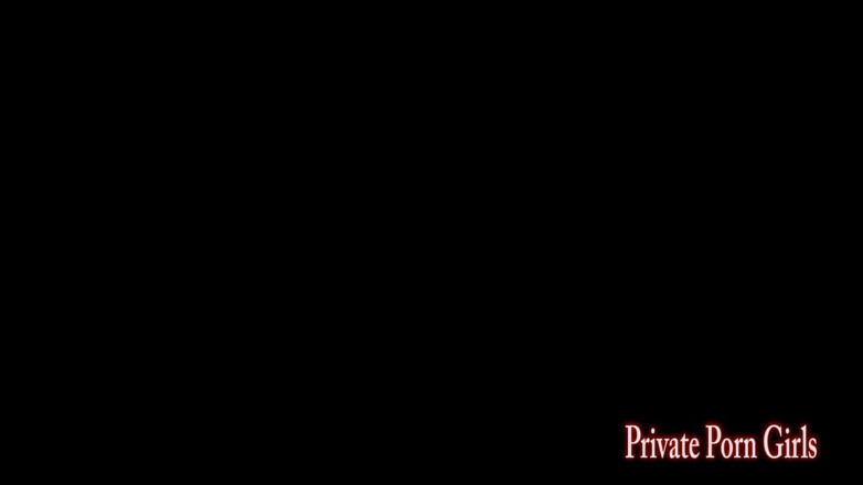 Private Porn Girls: Schlampe in ihren leder und high heels fotoshooting