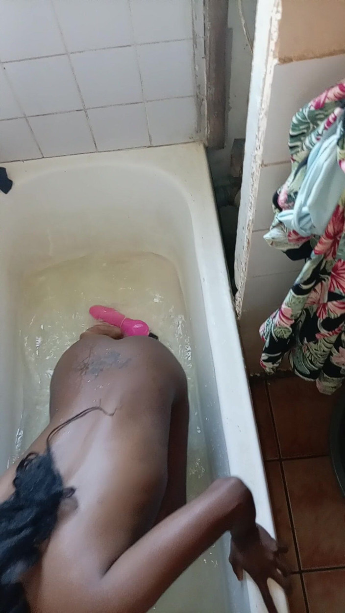 hothouse18xxx: Miglior Masturbazione Vibratore in Vasca Da Bagno, Pompino &amp; Bagnata Scopata...