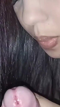 友達の羨望のあまり、恋人とセックスしているこのビデオを彼氏に送った。私は売春婦ですが、私のボーイフレンドに送る必要はありません