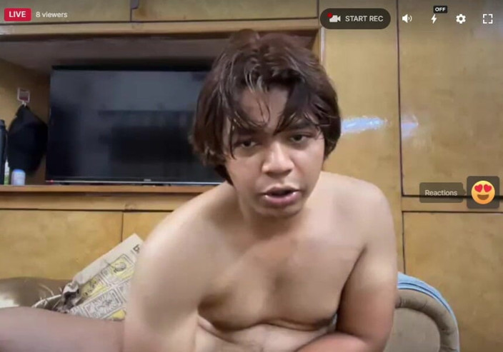 Luxe Ryn: Il Primo Spettacolo Di Cam Live Di Un Ragazzo Indiano...