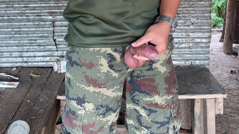 Hiroshi_cr: Возбужденная тайка Solider дрочит и кончает