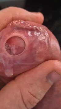 Großer unbeschnittener papi .. Enge Phimose, vorhautspiele, precum-Überflutung und spermaspiel
