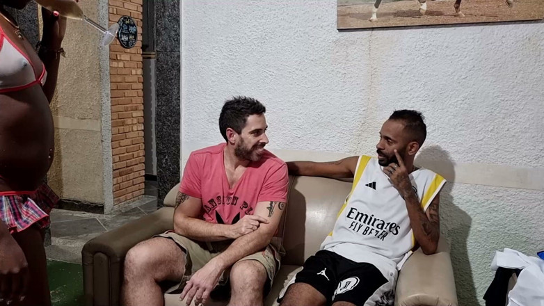 Jr Doidera: Ha chiamato il suo amico per scopare sua moglie e...