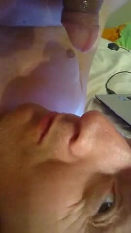 Lov2selfsuck: Dick Slowly Grows Hard in Mouth