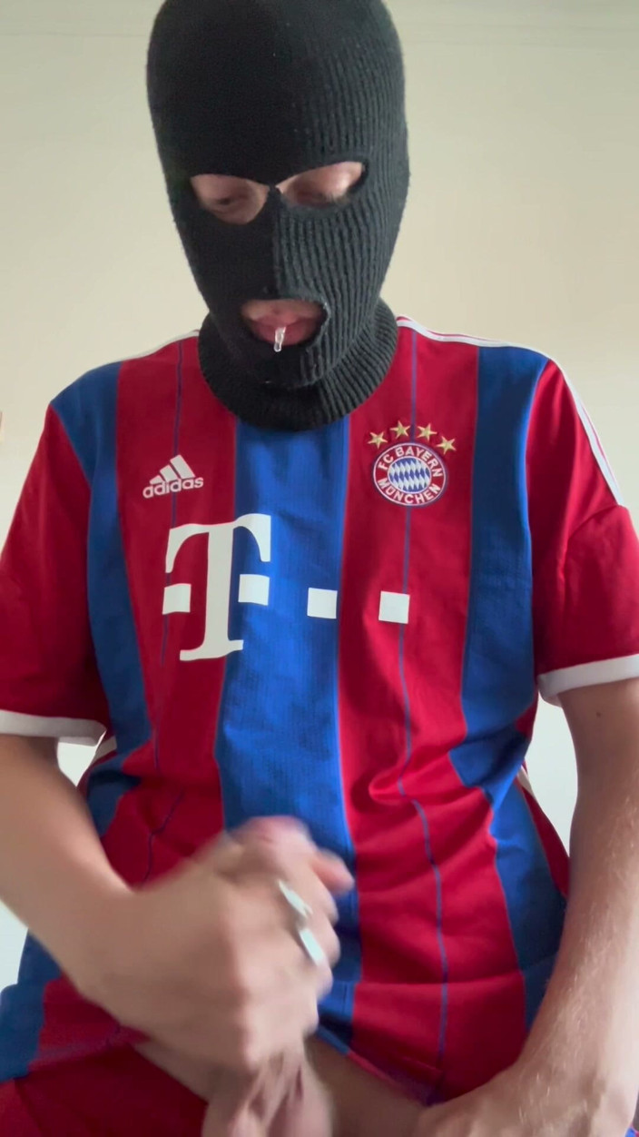 Axton Drake: Fratello arrapa torna a casa dalle prove di calcio