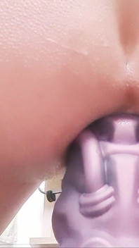 Nacpu si můj sexy zadek obřím ptákem