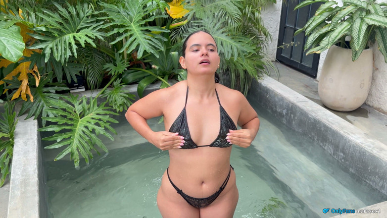 PronoiaMey: Une belle fille dans la piscine m’invite et se fait...