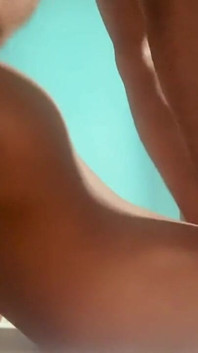 Piccola Ragazza Ebano Scopata Duro Come Un Sex Toy E Si Diverte