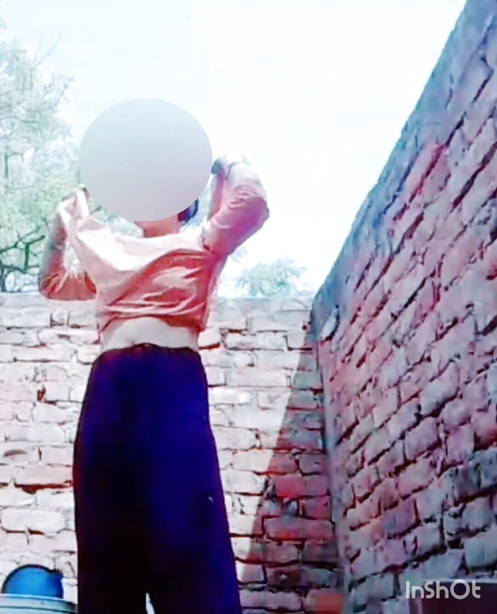 TricolorMusic3: A Very Beautiful Girl Was Taking Bath in Her Courtyard