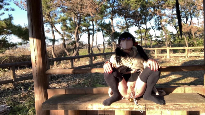 megu2002: 독립 훈련 No82, 유료도로 옆에 숨어 있다