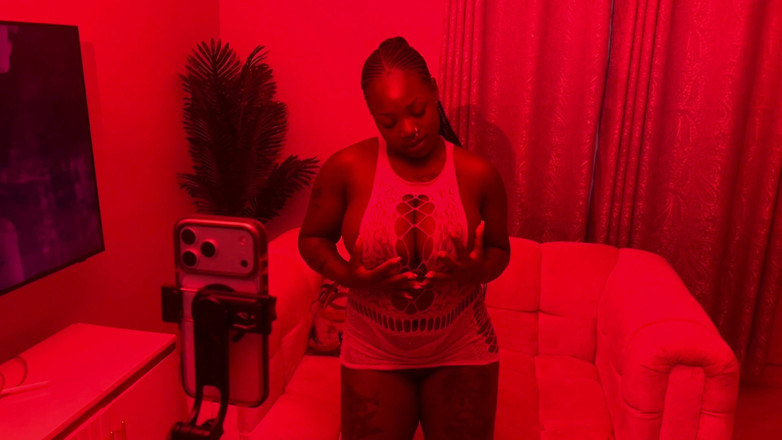 THEKENYANXXX: Nós fodemos tão duro na sala vermelha