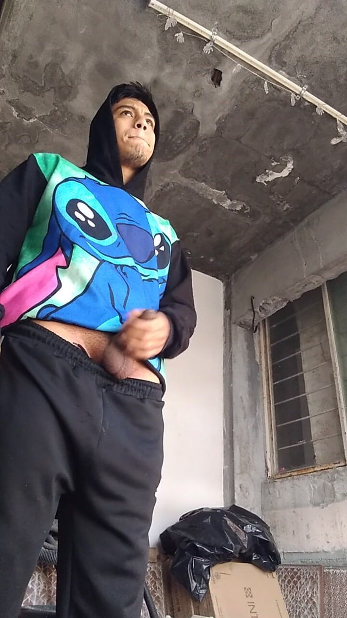 AlexAlejandro13: 我穿着裤子给你看