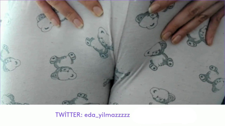 bigass_sexy_bigboobs: Cameltoe- Masturbate with Pajama- Rubbing Pussy with Pajama