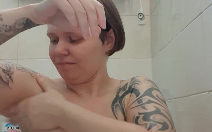 Sweet Nicolett: Ranní sprcha, velká přírodní prsa