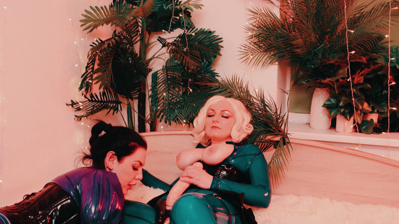 Arya Grander: Big Tit Lesbian Fetish Session - Blonde &amp; Brunette in Stockings Go...