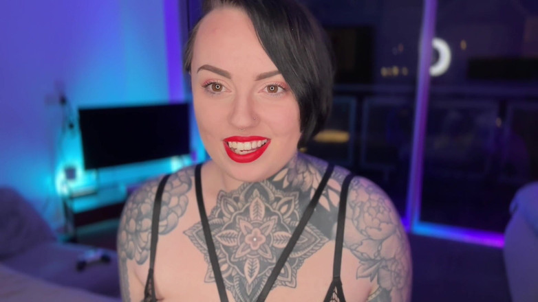 Miss Valentina: Executrixxx Bar Hookup