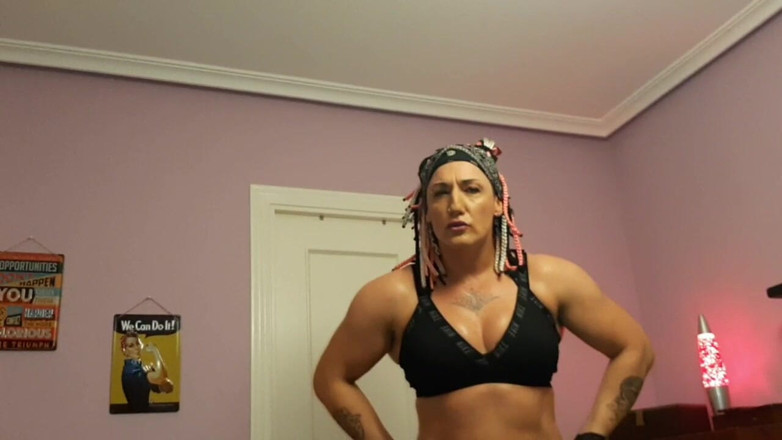 Danaxmuscles: Наклоны без презерватива