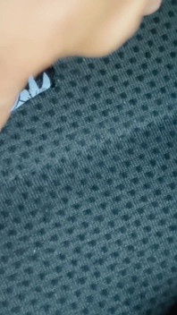 I Bilen Stannar Jag På En Parkering För Att Dildoa Min Fitta Som En Hora, Med Risk Att Bli Överraskad Av Främlingar