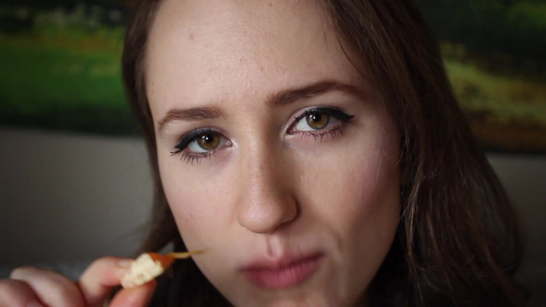 Lizzie Love: Eine saftige tangerine essen