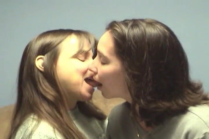 Radical Lesbian: Homemade sex - mature and housewife MILF