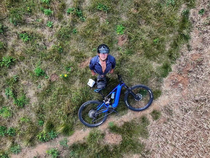 Andy: Děkuji ještě jednou za mrdku a sledování