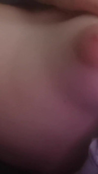 自分を愛撫するのが大好きです