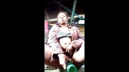 African Beauties: Thot nigeriana scopata nel cibo