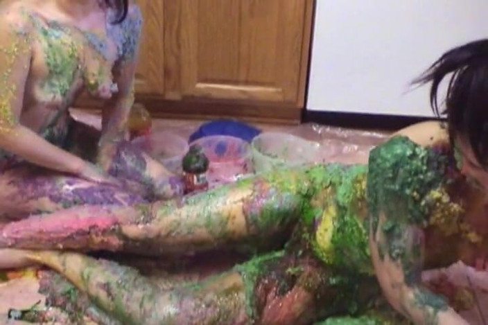 Radical Lesbian: Messy lesbian amateur porn