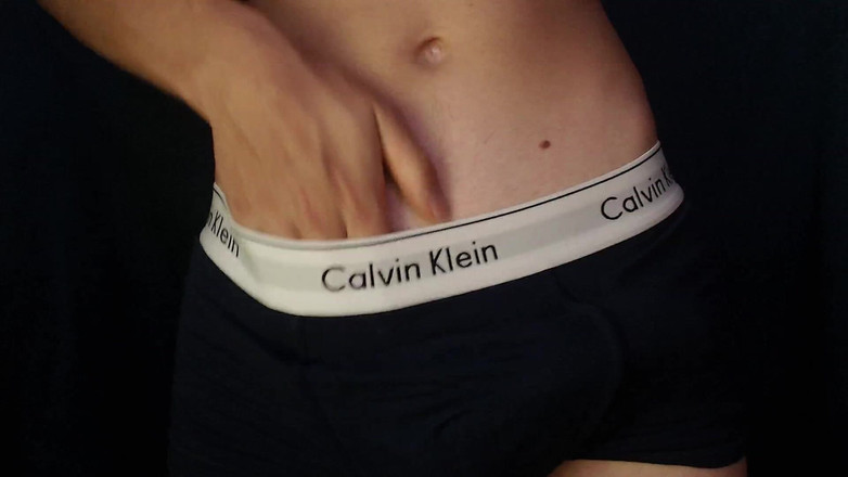 Kenn005: ¿Te gusta cuando te bromeo?