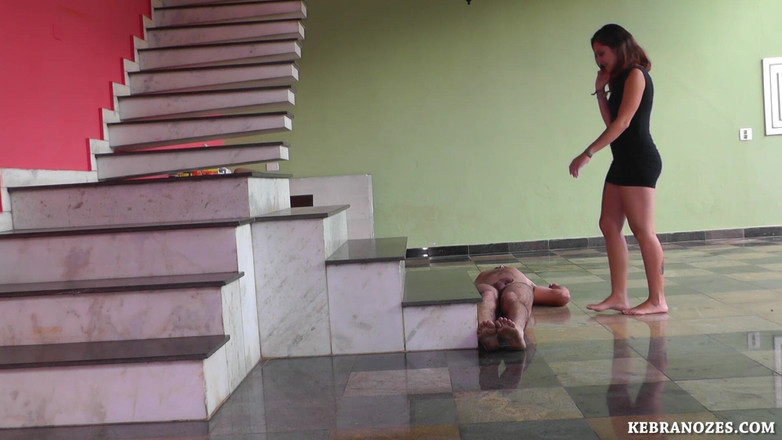 Kebranozes: Hon är galen