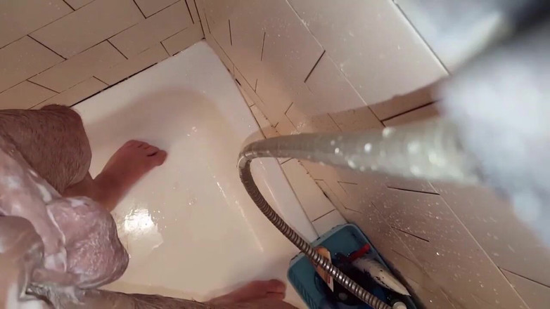 WhiteboiF: Playing and Washing My Dick in the Shower