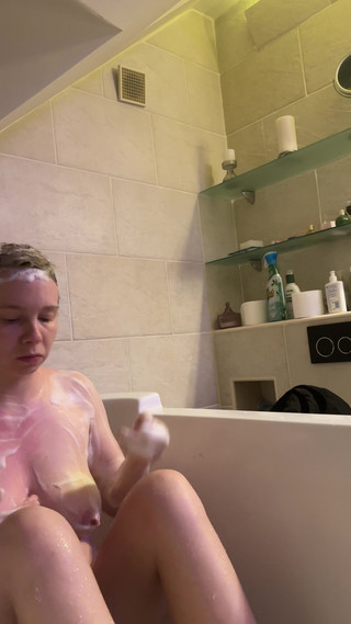 SweetLucy96: Big Tits and Hard Nipples