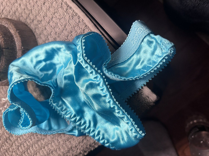 Bigbrook45: 의붓딸 Satin 팬티에 사정하기