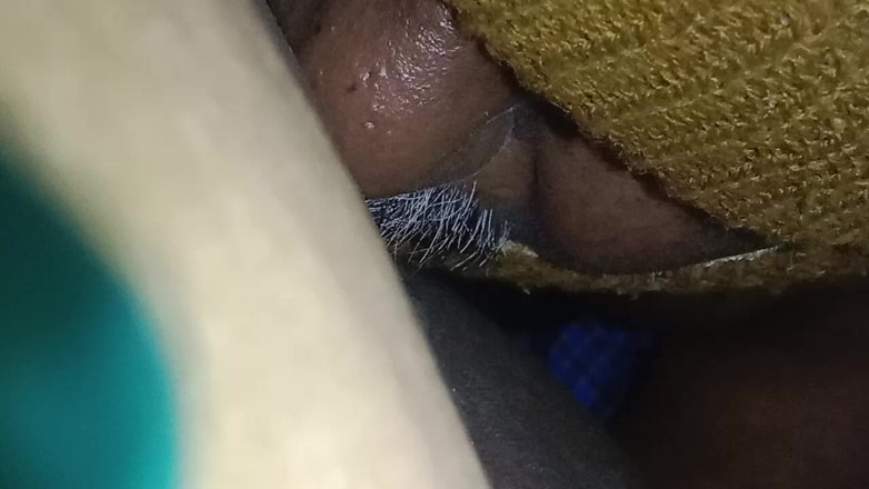 Tamil Anti Uma235: Indisk national aunty slickar väns fru fitta