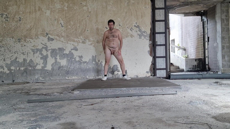 Mirko2589: All Naked in an Abandoned Building