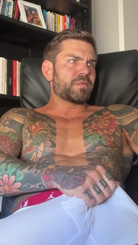 Juan Lucho Se Pajea Mirando Porno Gay
