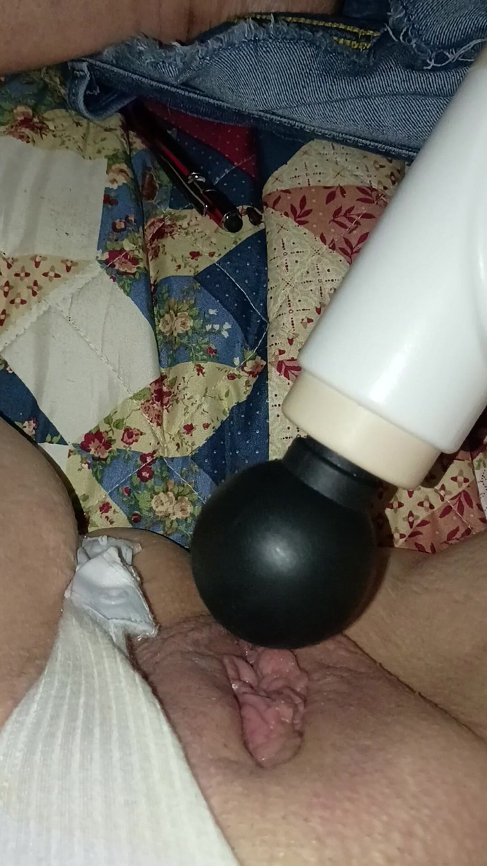 Longtoes45: Body Suit Masturbasi