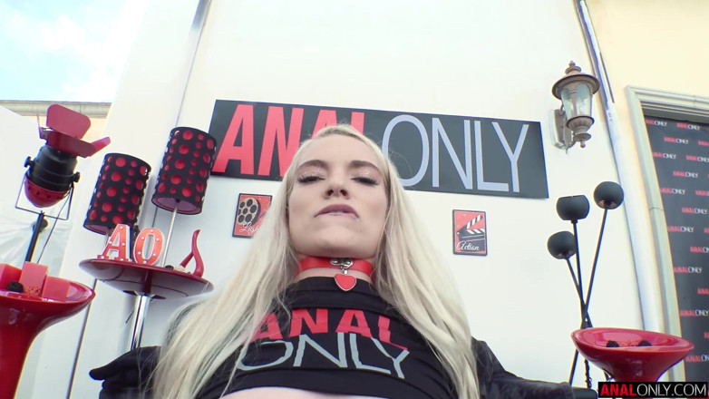 Anal Only: Lana Gives up the Booty