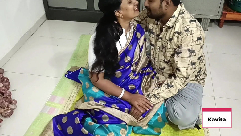 Kavita _zawazawi: Desi Indian Fuck Real Homemade with Tatya in Saree, Ass...