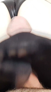 Reverse Footjob in undurchsichtigen strümpfen & Sperma auf Nylonsohlen - Dame Olga 1080p (067b)