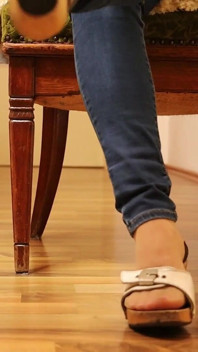 Dangling Temptation - Espadrilles & Wooden Sandals Footplay