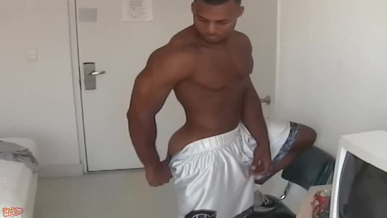 Papi Cock: Tuk Solo