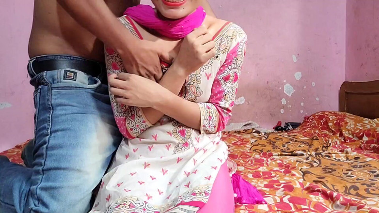 Your kavita bhabhi: Hintli kadın açık havada baiti thi tabhi diya üvey erkek kardeşi...