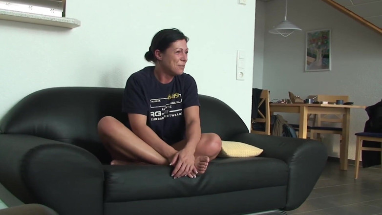German amateur - 100% German hardcore videos: Brünette milf entleert den schwanz des typen