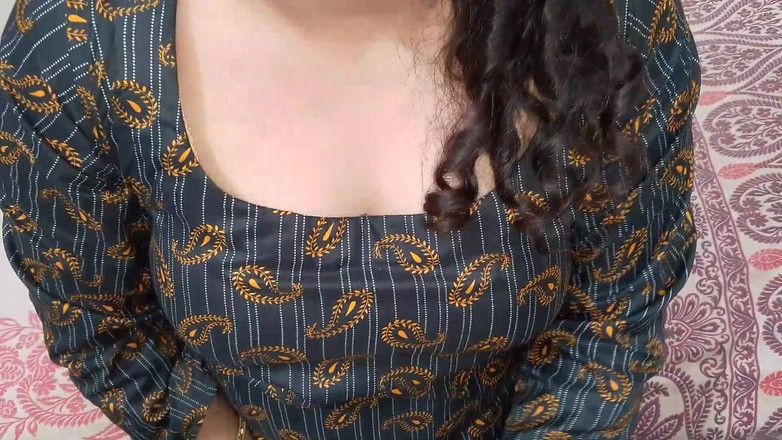 QueenbeautyQB: 住在附近的阿姨以给他送水果为借口邀请Rahul到她家