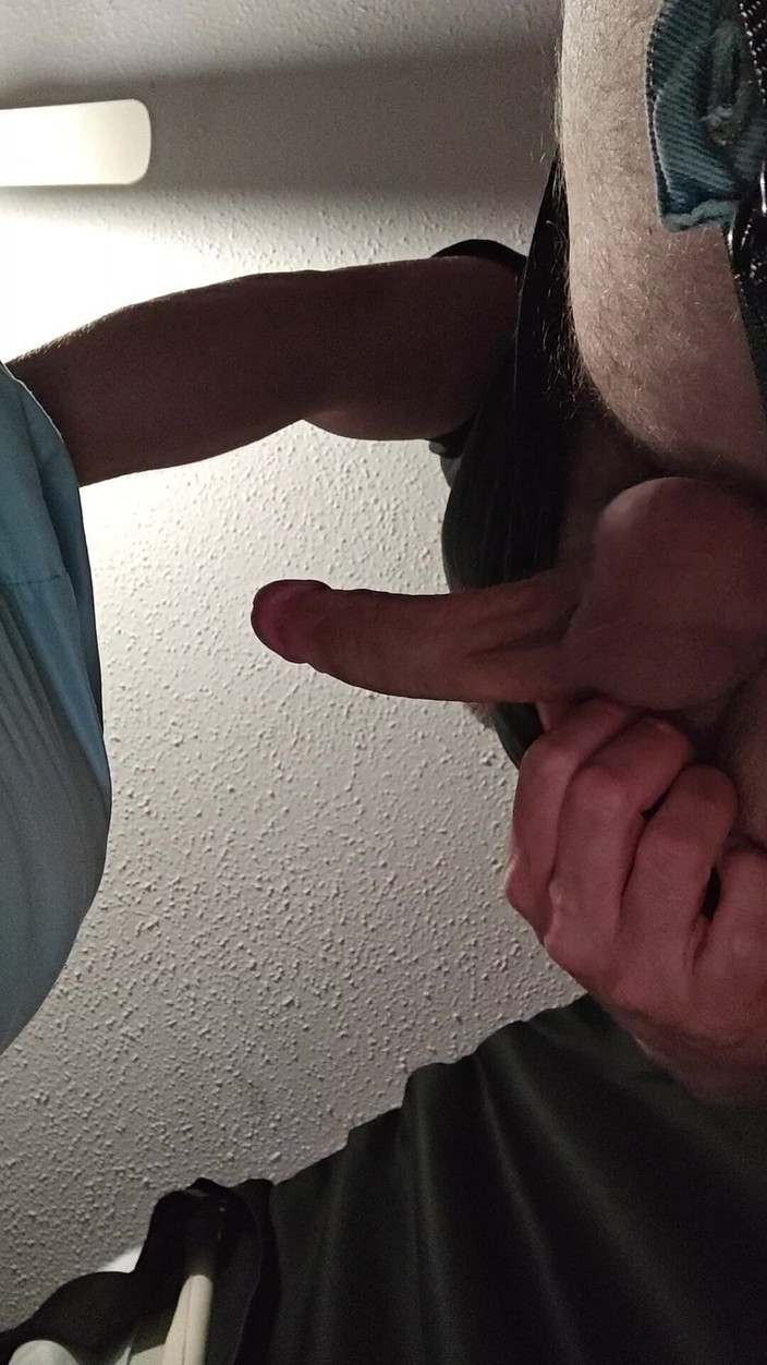 Themilkman618: Kantande onani med min bwc Njut och strök med mig