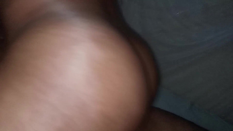DFLOW69: Sweaty Ride. เหงื่อแตกบนหัวนมและต้นขาของฉัน